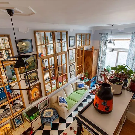 Apartment Eleven Ap *